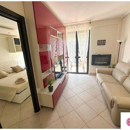 Appartamento Eva Le Residenze Marco Simone Esterno foto