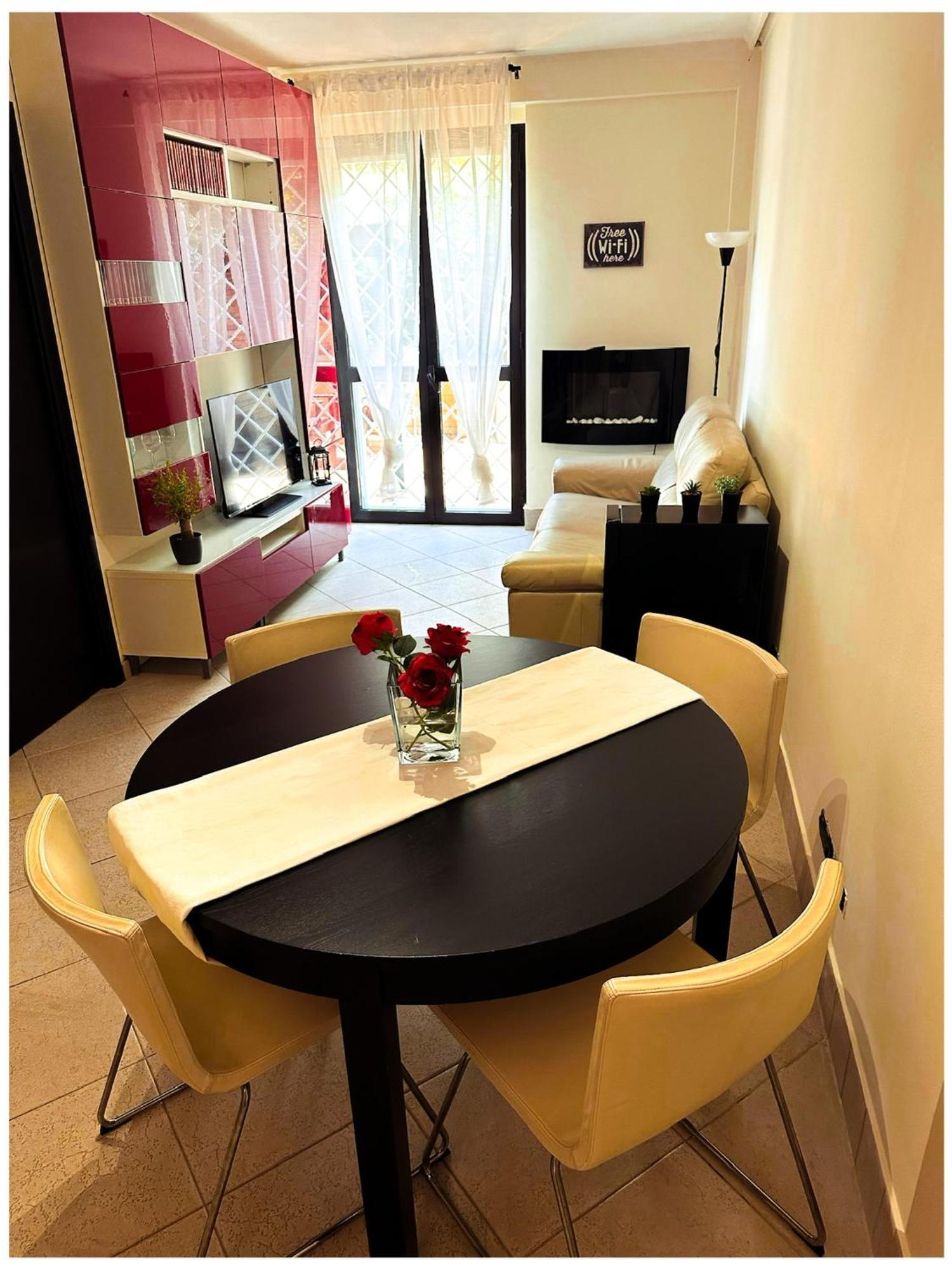 Appartamento Eva Le Residenze Marco Simone Esterno foto